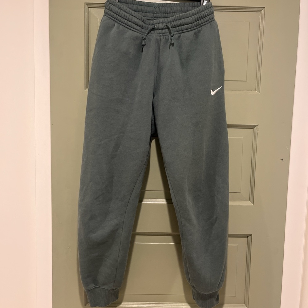 Nike Women's teal Track Pants